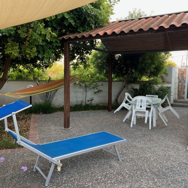 Monolocale con giardino a due passi dal mare — foto 4