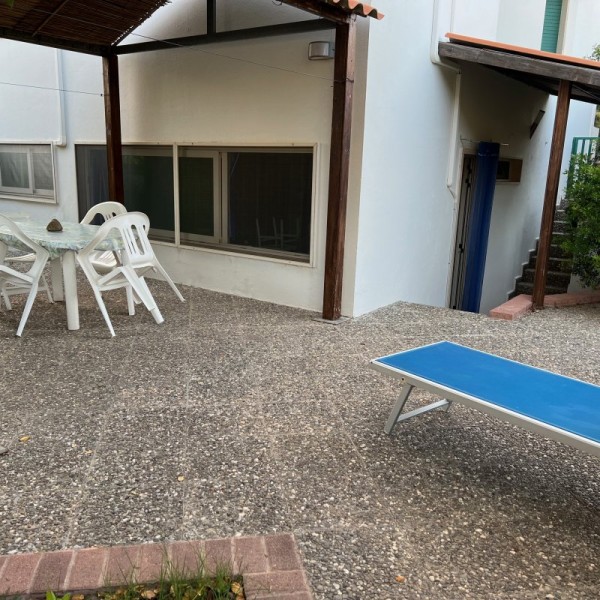 Monolocale con giardino a due passi dal mare — foto 8