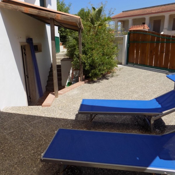Monolocale con giardino a due passi dal mare — foto 5